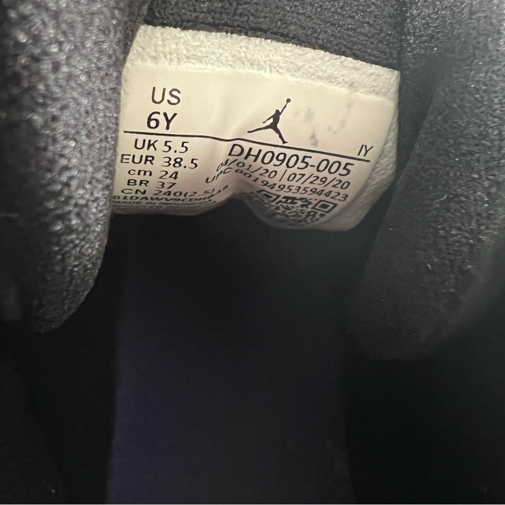 Air Jordan 12 Retro “Dark Concord” 2020 Size 6Y - Picture 8 of 11